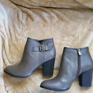 LIBBY  EDELMAN ANKLE BOOTS